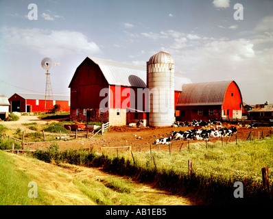 Wisconsin dairy farm showing red barn silos and outbuildings Stock ...