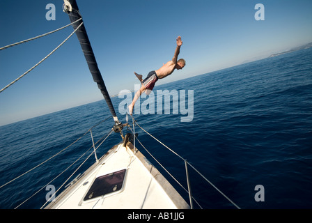 diving off yacht