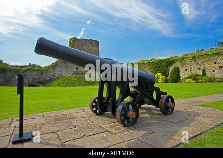 Naval Cannon from HMS Foudroyant, at Caldicot Castle, South Wales, UK Stock Photo