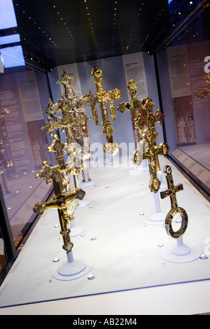 Exhibit hall in the V&A Victoria and Albert Museum, South Kensington London  GB UK Stock Photo - Alamy