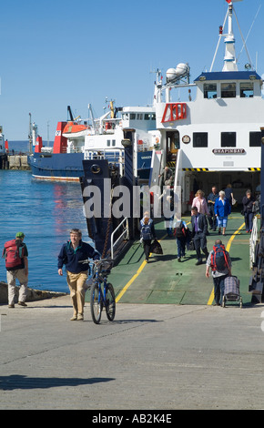 dh Kirkwall harbour KIRKWALL ORKNEY People embarking and disembarking from MV Shapinsay Shapinsay ferry