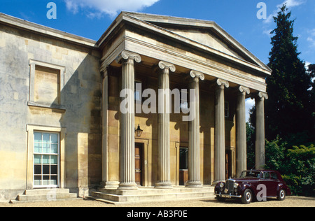 University of Cambridge Downing College and Bentley motor car Stock Photo