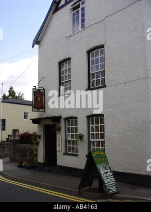 Riverside Pottery Crafts business outlet in the border town of Chepstow Monmouthshire South Wales GB UK 2003 Stock Photo