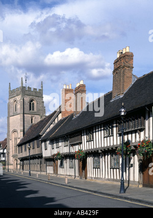 Stratford upon Avon 15th fifteenth century almshouses Guild Hall Grammar School and tower of the Guild Chapel Stock Photo