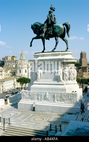 Rome. Italy. Victor Emmanuel monument aka Il Vittoriano, monument to King Victor Emmanuel II of Savoy on Piazza Venezia. Stock Photo