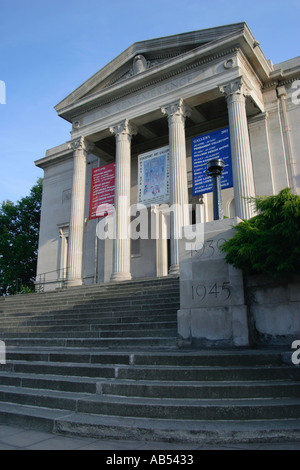 Stockport Art Gallery and War Memorial, Greater Manchester, UK Stock Photo