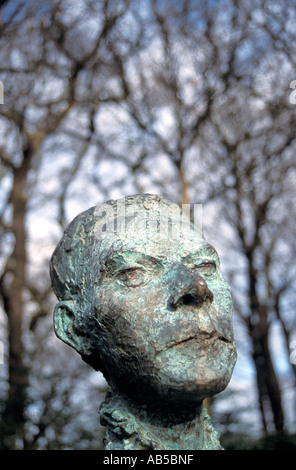 Bronze head sculpture in a park in Warrington, Cheshire, England. Stock Photo