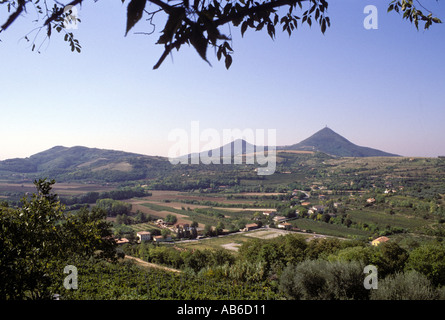 Italy Veneto The conical shaped Euganean Hills seen from Arqua Petrarca Stock Photo