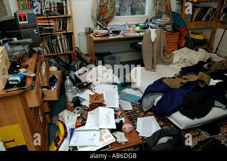 Extremely messy room of a teenage Stock Photo - Alamy