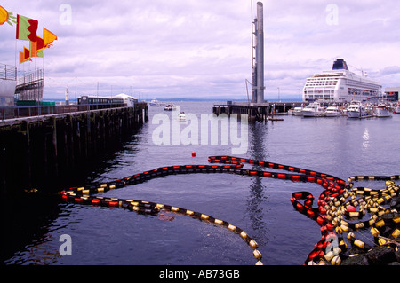 Port of Seattle, Washington State, USA - Oil Spill Containment Boom, for Marine Pollution Control, floating in Harbor / Harbour Stock Photo