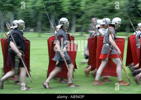 DEU Germany Xanten Romans festival in the Archeological Park Historic show of daily life of normal people and military personal Stock Photo