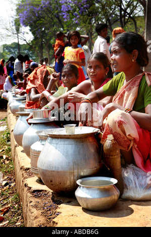 Tribeswomen at the tribal market at Kunduli near Koraput, Orissa, India Stock Photo