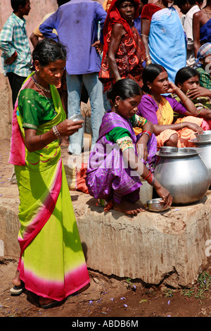 Tribeswomen at the tribal market at Kunduli near Koraput, Orissa, India Stock Photo