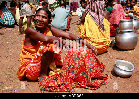 Tribeswomen at the tribal market at Kunduli near Koraput, Orissa, India Stock Photo