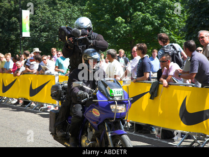 Cameraman filming the Tour de France prologue held in London on 7-8 July 2007. Stock Photo