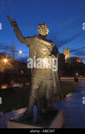King Ethelbert poses in front of the Canterbury Cathedral Stock Photo