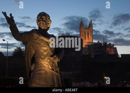 King Ethelbert poses in front of the Canterbury Cathedral Stock Photo