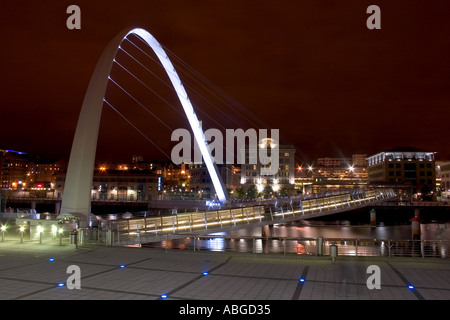 A night view of the Millennium Bridge over the River Tyne Stock Photo