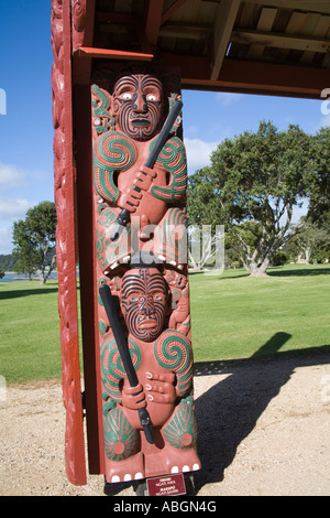 WAITANGI NORTH ISLAND NEW ZEALAND May Carvings of Maori Chiefs Tihori of the Ngati Awa Tribe and Marupo of the Maori Ngati Rahir Stock Photo