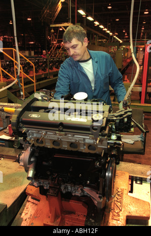 Ford 16v Zetec engine production line at the Ford Bridgend Engine Plant South Wales UK Stock Photo