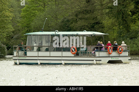 Leisure boat 'Miss Elizabeth' at Trentham Gardens Stock Photo