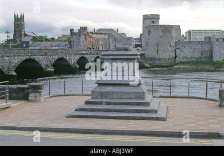 Treaty Stone, Limerick City, County Limerick, Republic of Ireland Stock Photo