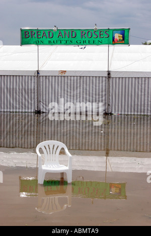 Flooding at Glastonbury Festival 2005 The biggest music festival in Europe Worthy Farm Pilton Somerset England Stock Photo