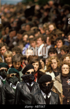 Francis Hughes hunger striker funeral 1981 Bellaghy, in County Londonderry, Northern Ireland The Troubles 1980s Young women paramilitary soldiers UK Stock Photo