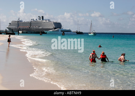 Turks & Caicos,Grand Turk,BWI,B.W.I,British West Indies,Caribbean,Atlantic Ocean,water,Bahamas Islands chain,tropical,Cockburn Town,capital city,Colum Stock Photo