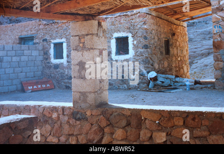 a bedouin in the shade sinai egypt Stock Photo