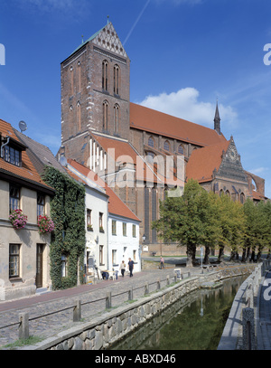 Wismar, St. Nikolai, Süd-West-Ansicht und Frische Grube Stock Photo