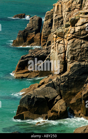 The cliffs and geology at Porthcurno, Cornwall Stock Photo - Alamy