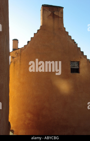 Reflected early morning winter sun on Culross Palace, Fife Stock Photo ...