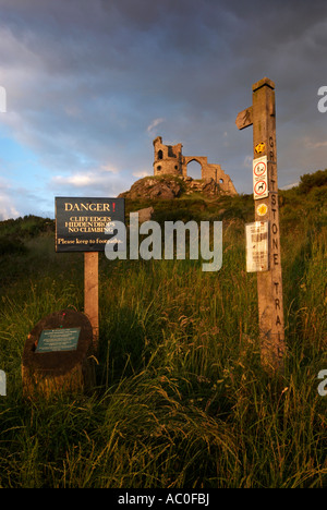 Gritstone Marker Post And Signs At Mow Cop Cheshire Staffordshire Border UK Stock Photo