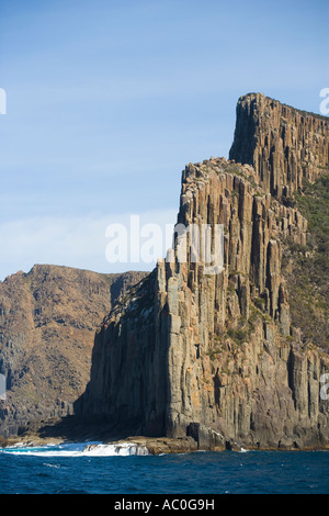 The jagged cliffs of Cape Raoul on the Tasman Pensinula Stock Photo