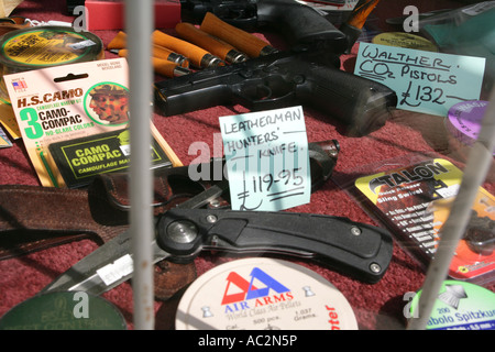 Gun fishing tackle shop hi-res stock photography and images - Alamy