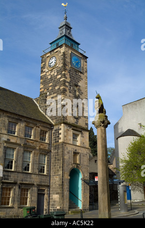 dh  STIRLING STIRLINGSHIRE Unicorn statue Mercat cross and old Tolbooth clock tower scotland town historical building city Stock Photo