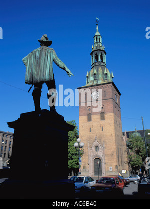 Statue of Christian IV on Stortorvet ( Big Market ), with Oslo Stock ...