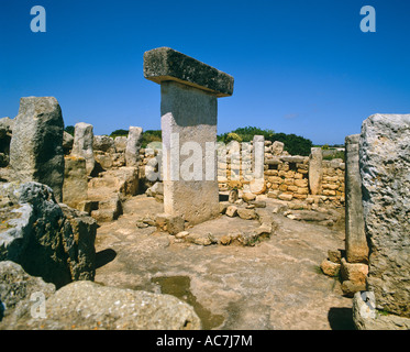 Taula de Torralba stone enclosure with capped upright stone to the West of Mahon on the Balearic Island of Menorca Stock Photo