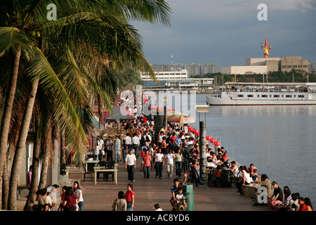 Crowds at Bay Walk, Manila Bay, Philippines Stock Photo