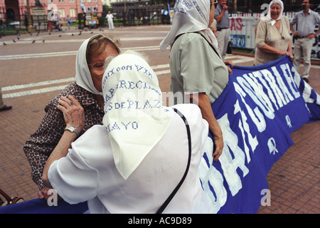 Mothers of Plaza de Mayo gather weekly to remind the world of the Disappeared. Buenos Aires Argentina South America. 2000s 2002 HOMER SYKES Stock Photo