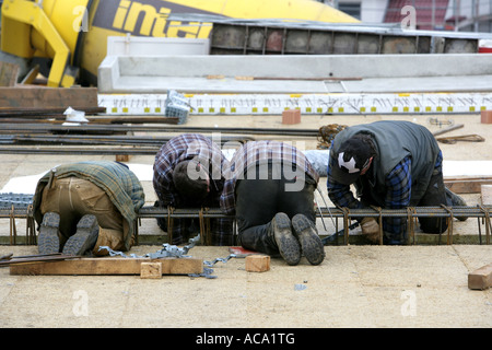 Rebar workers installing reinforcing mat for an apartment house, Essen, North Rhine-Westphalia, Germany Stock Photo