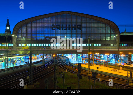 Main Train Station Hamburger Hauptbahnhof At Dusk Hamburg Germany Stock Photo Alamy