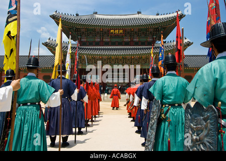 Ceremonial Royal Guard Gyeongbokgung Palace Seoul Korea Stock Photo