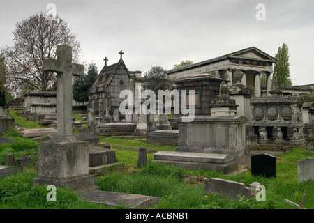 Gravestones and mausoleum in Kensal Green Cemetery. London, England Stock Photo