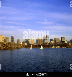 geography / travel, USA, Massachusetts, Boston, city views, cityscape view over Charles River at downtown, Longfellow bridge, , Stock Photo
