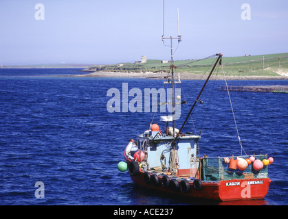 dh  FISHING ORKNEY Fishing boat at anchor Weddell Sound