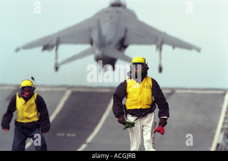 RAF GR7 launches Flight Deck  HMS Illustrious Stock Photo