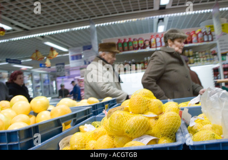 Couple shopping in Tesco Bratislava Stock Photo