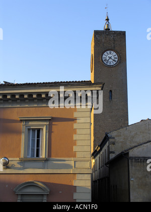 Palazzo Dei Signori Sette E Torre Del Moro From The Piazza Del Popolo Orvieto Italy Stock Photo Alamy